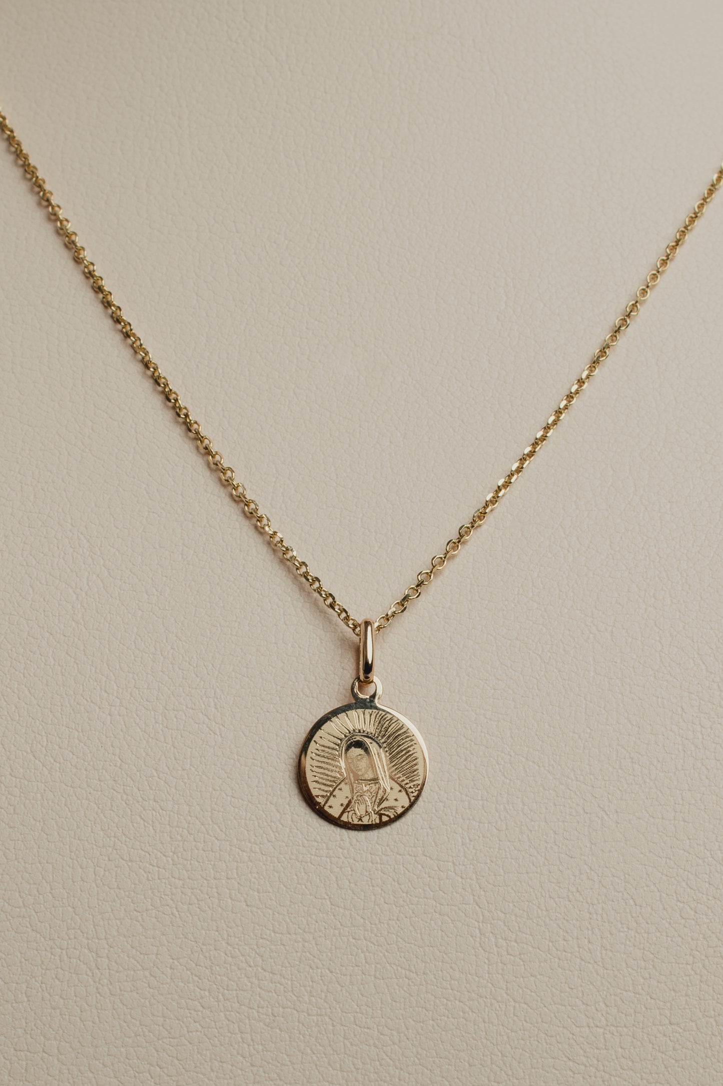 Medalla V. Guadalupe redonda láser